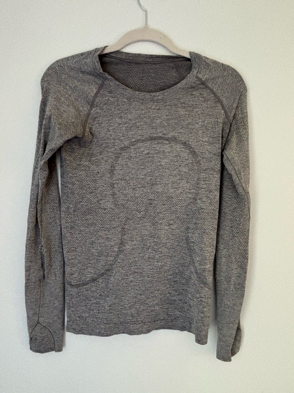 Lululemon Heather Grey Swiftly Tech Long Sleeve Size 6